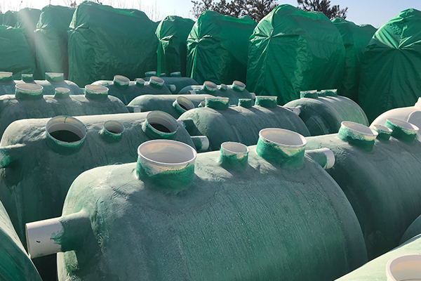 玻璃鋼化糞池出現(xiàn)了堵塞我們?cè)撛趺崔k 玻璃鋼化糞池出現(xiàn)了堵塞我們?cè)撛趺崔k